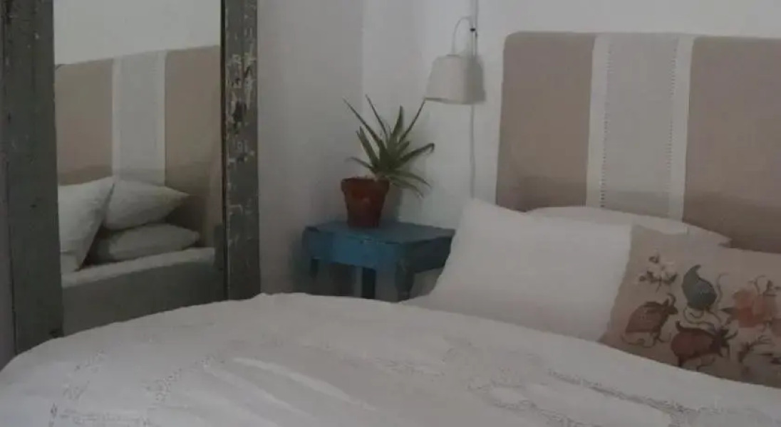 Living Life Station House