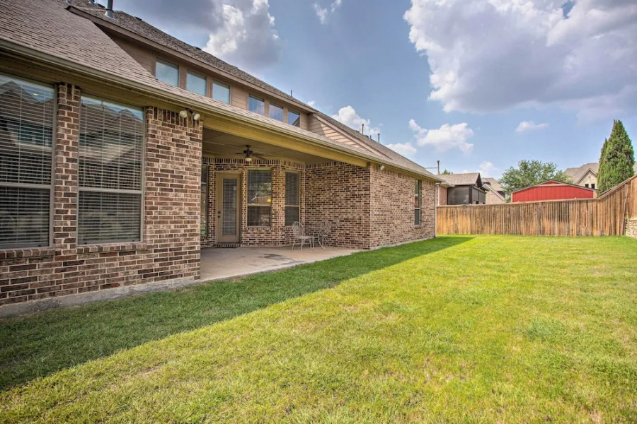 4 Mi to Grapevine Lake: Texas Home w/ Media Room