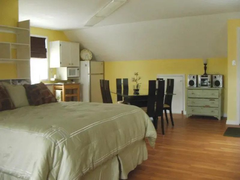 Honey Harbour Hideaway