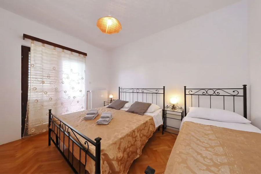 Apartments Saphron Beach