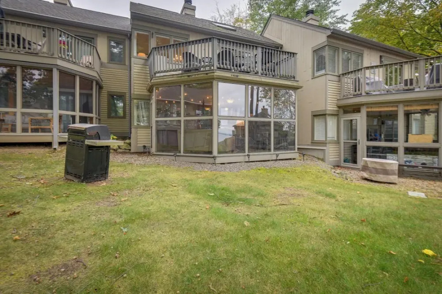 Gilford Townhome w/ Lakefront Beach & Pool Access!