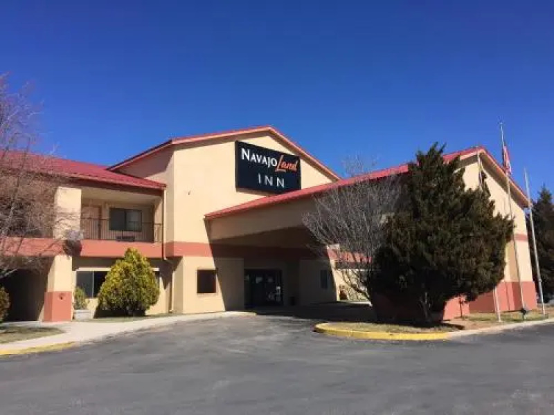 Navajoland Inn and Suites