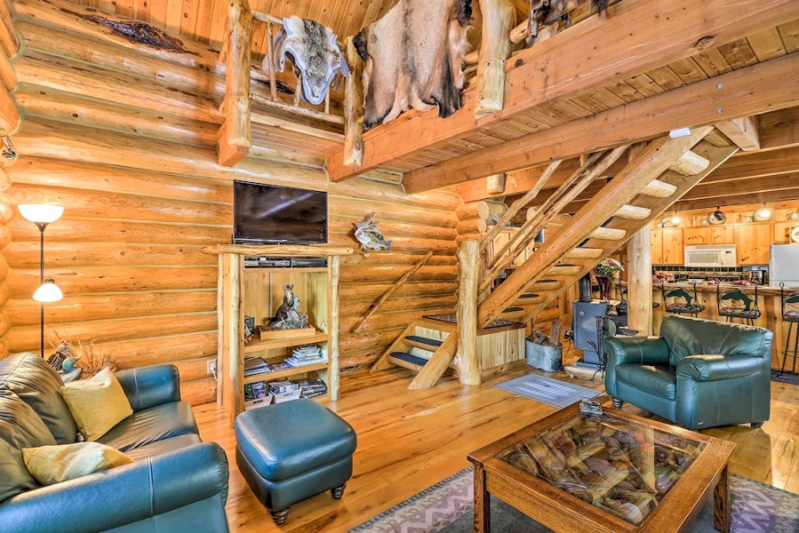 Cozy Glacier Park Log Cabin - 'best in the West!'