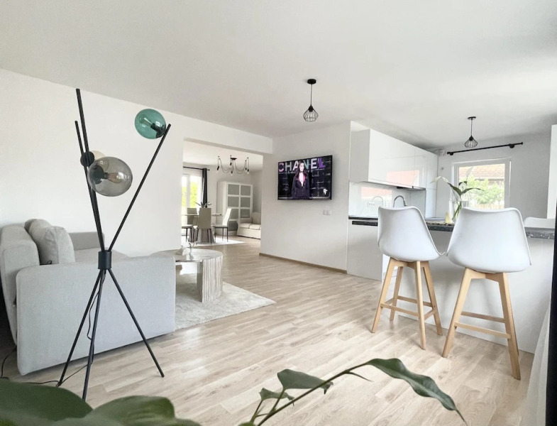 Impeccable 2-bed House in Albești