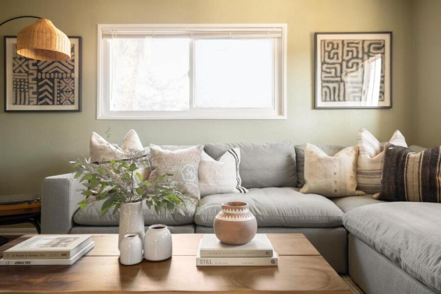 Lovegrass by Avantstay Desert Haven w/ Stunning Patio w/ Ping Pong!