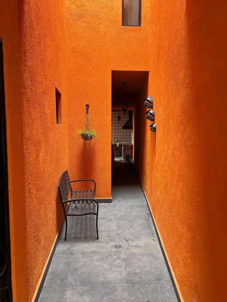 Casa Colonial en Pueblo Mágico by Adhoc