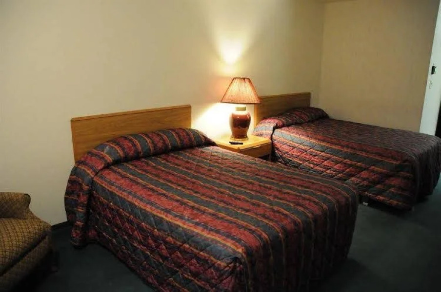 Road Star Inn Green Bay