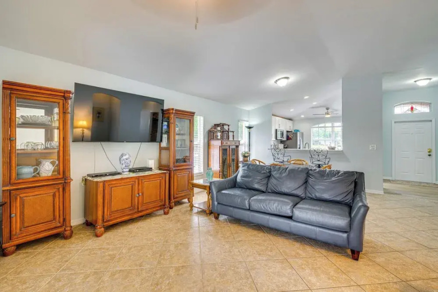 4 Mi to Beaches: Fort Myers Escape w/ Patio