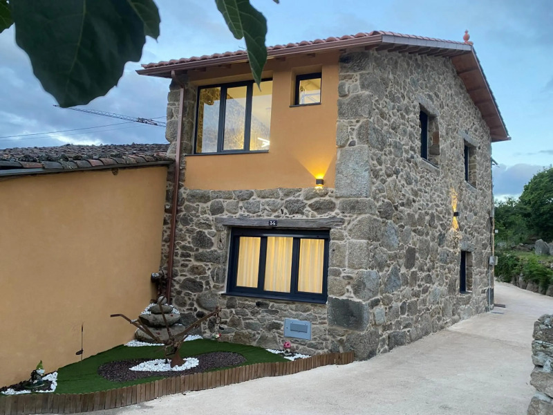 As Penedas, Casa dos Arcos