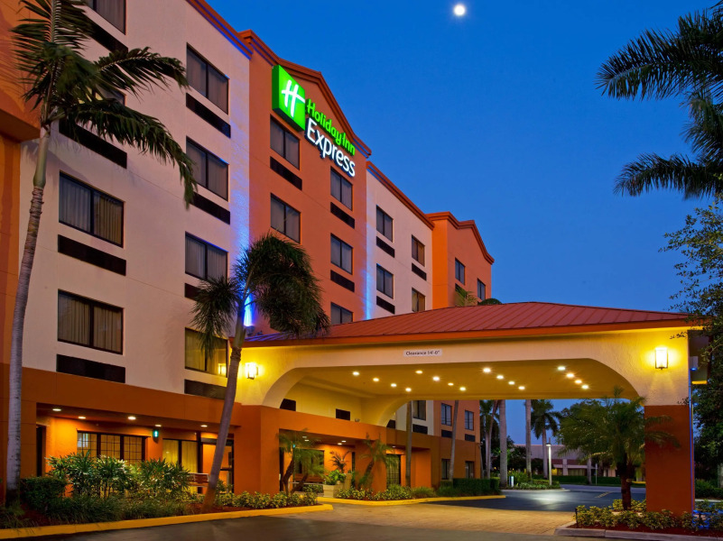 Holiday Inn Express & Suites Ft. Lauderdale Airport West by IHG