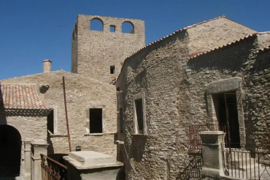 Captivating 2-bed Apartment in Grottole