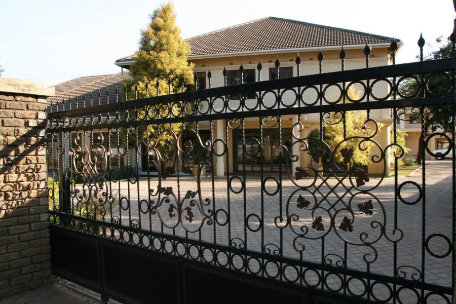 Macha-Leni on 10 Boutique Hotel