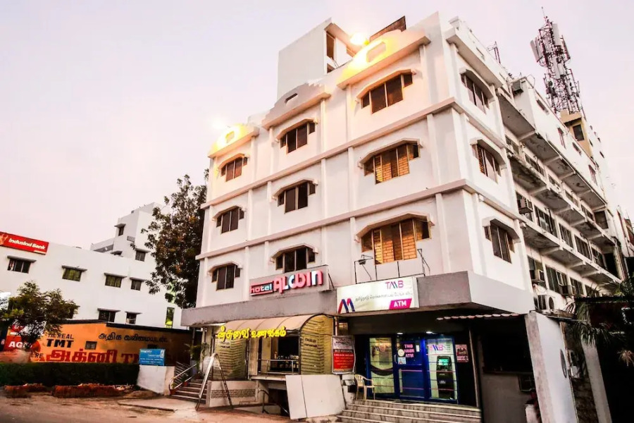 OYO 33399 Hotel Alwin