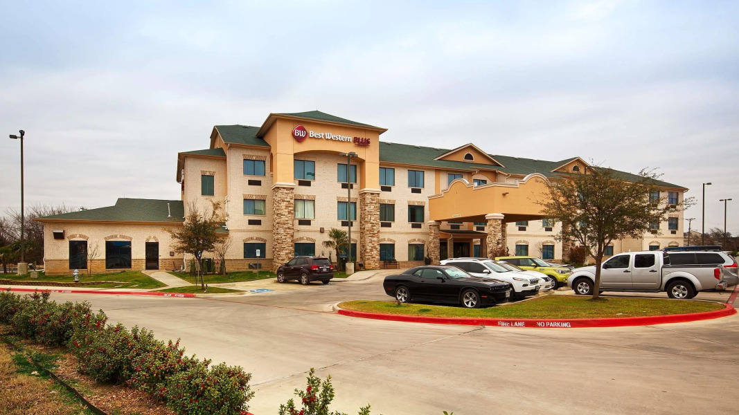 Best Western Plus Burleson Inn & Suites