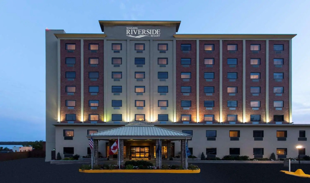 Crowne Plaza Niagara Falls NY Riverside by IHG