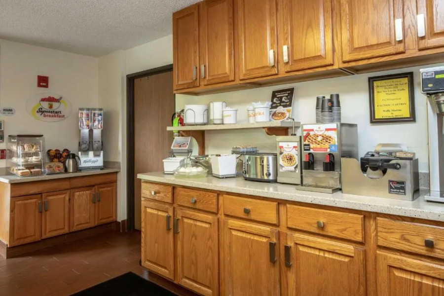 Super 8 Steubenville