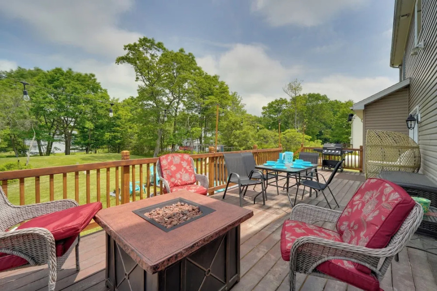 1 Mi to Lakes: Family Pocono Home w/ Fire Pits!