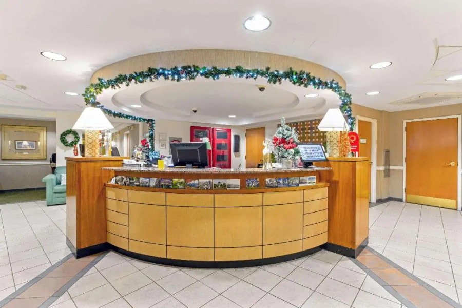 La Quinta Inn And Suites Boston-Somerville