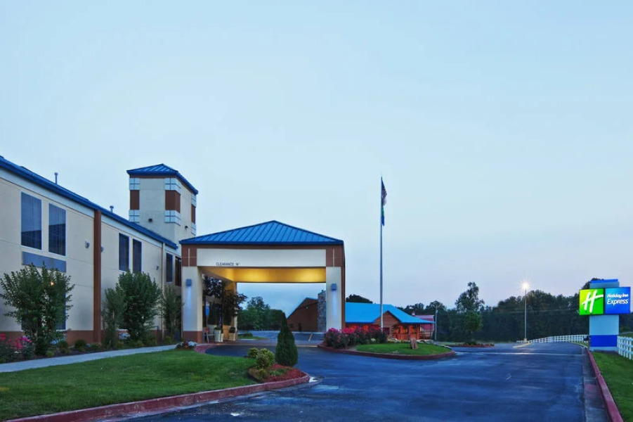 Days Inn & Suites By Wyndham Tahlequah