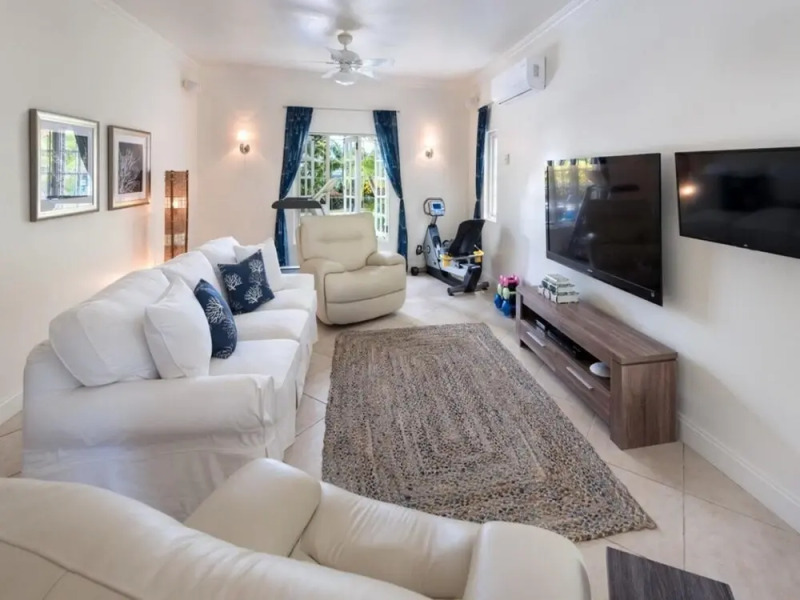 Sunny Vacation Villa 72