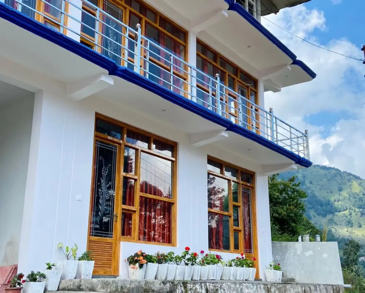 Goroomgo Mansarovar Inn Munsyari