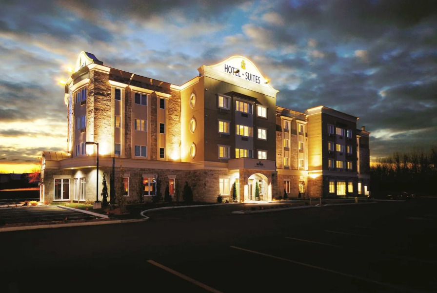 Imperia Hotel and Suites