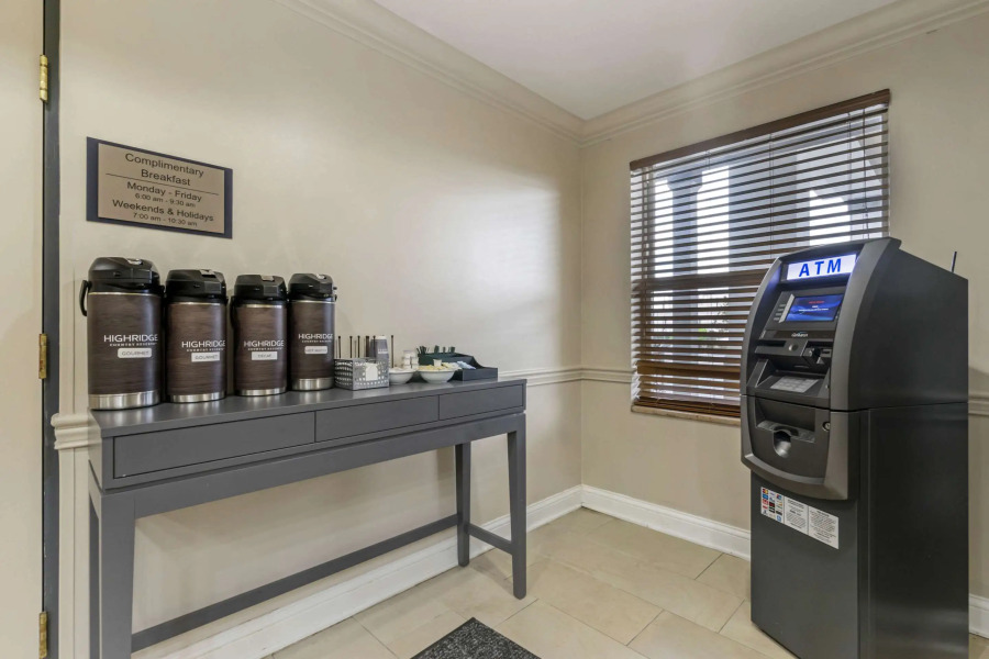 Country Inn & Suites by Radisson, Tampa Airport North, FL