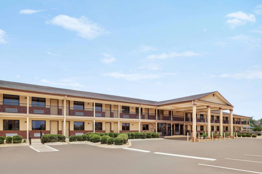 Days Inn by Wyndham Paris