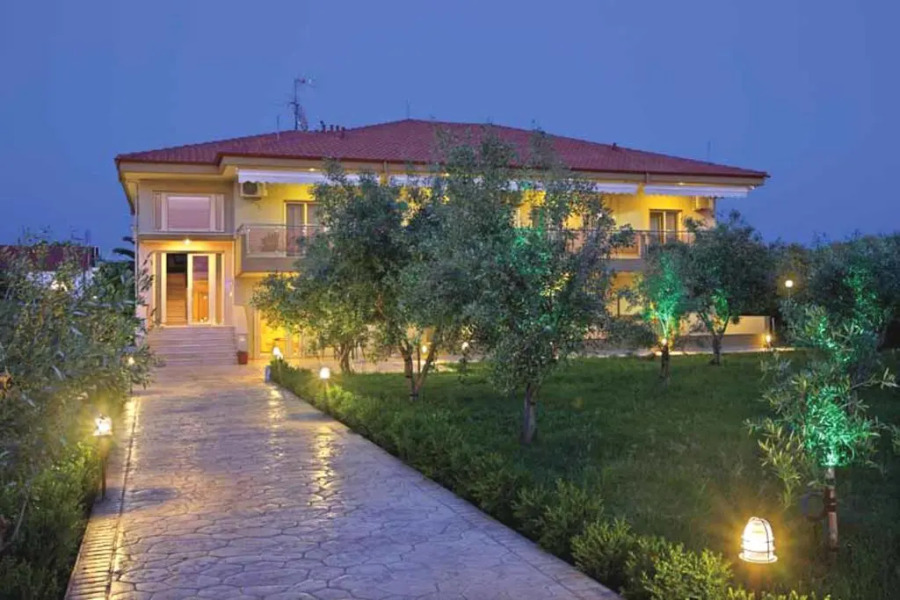 Gaia Studios & Apartments