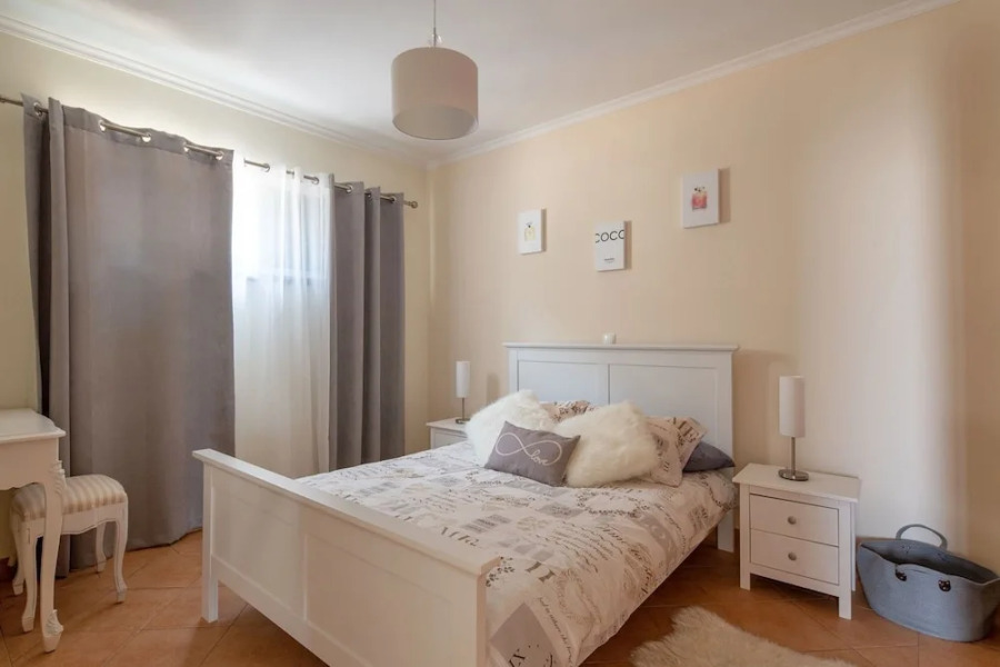 Paul Sunset Apartment