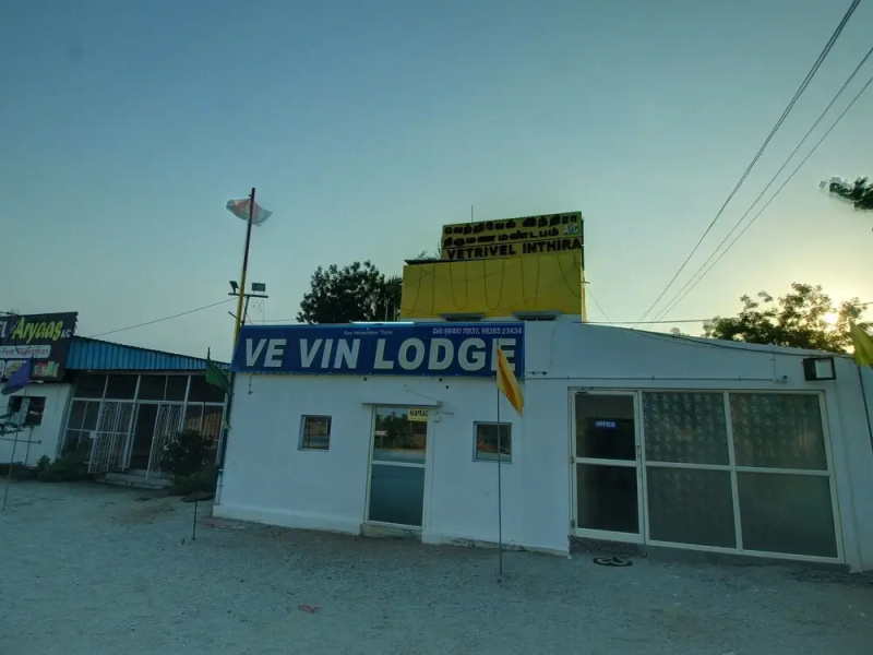 OYO 37674 Ve Vin Lodge