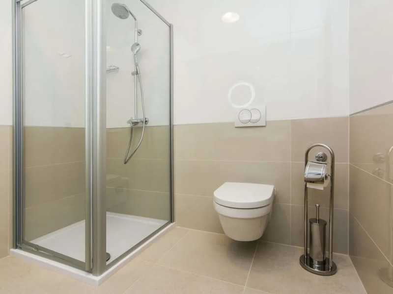 Superb 5 Villa With Heatable Pool Terrace, 4 en Suite Bedrooms, 5 km From sea