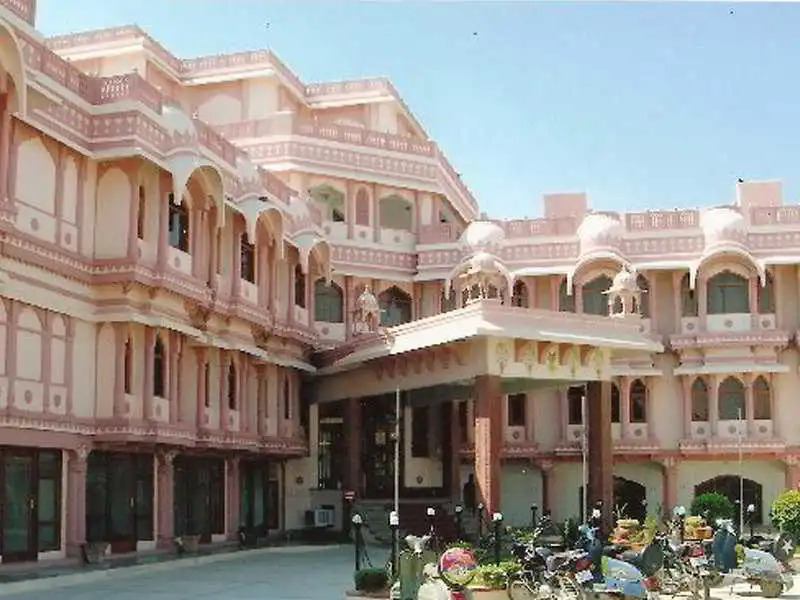 Hotel Raj Vilas Place