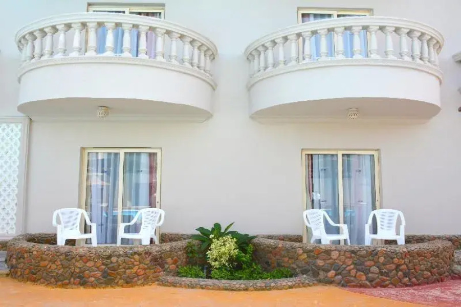 Hawaii Riviera Club Aqua Park-Families and Couples