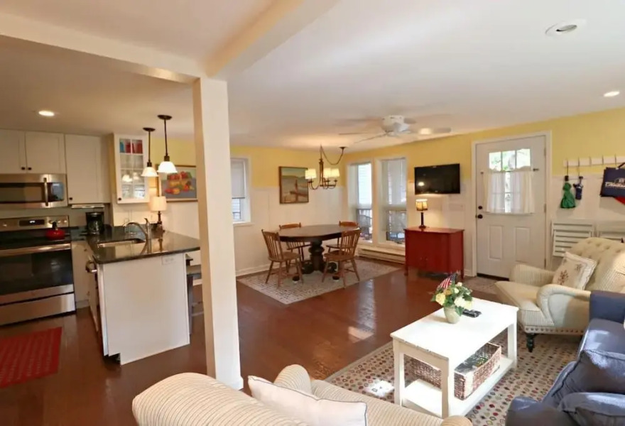 12 Morris 4 2 Bedroom Condo By Redawning