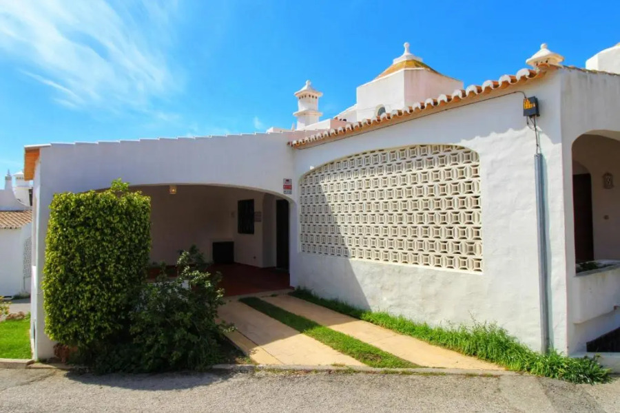 E&M Garden View Beach House VII