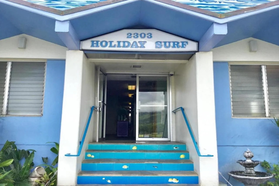 Holiday Surf Hotel