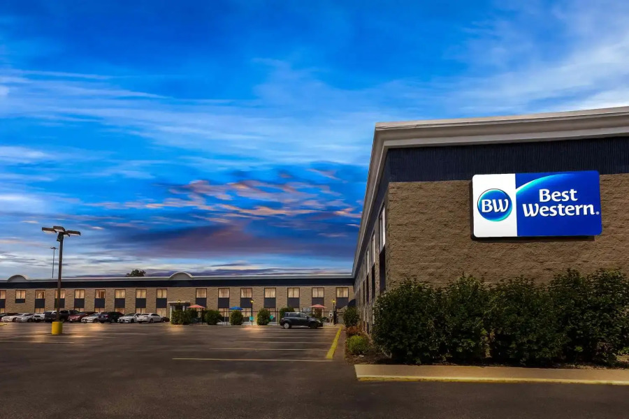 Best Western Huntington Mall Inn