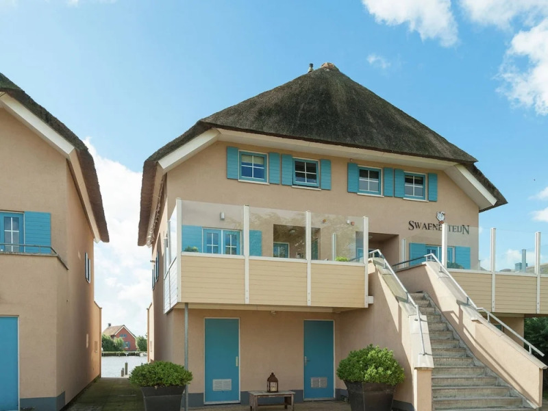 Boathouse Villa Near Stavoren With View
