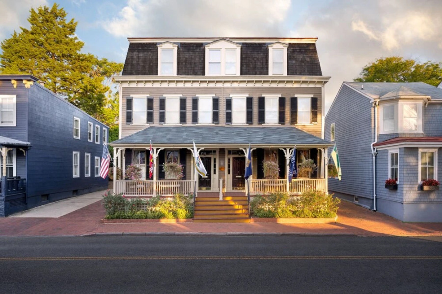 Flag House Inn