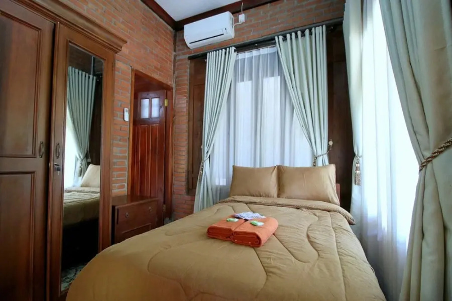 Anugro's Homestay By The Grand Java