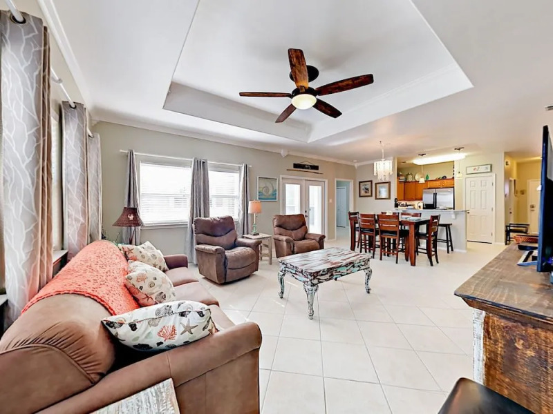 Port Aransas Condo by RedAwning