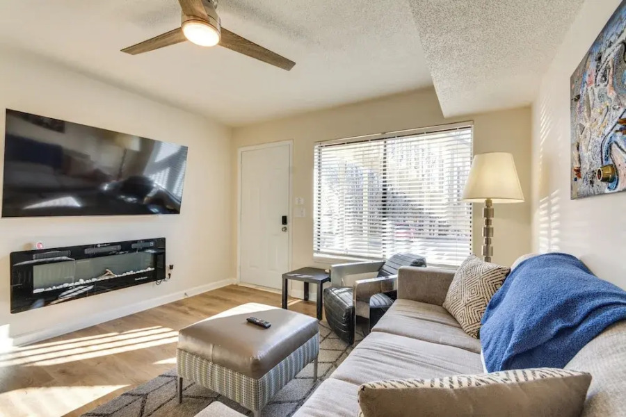 15 Mi to Greensboro: Archdale Condo w/ Fireplace