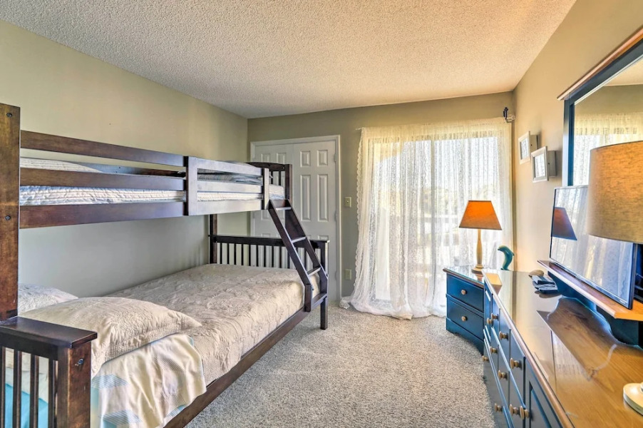 Coastal Condo w/ Indoor & Outdoor Pool Access