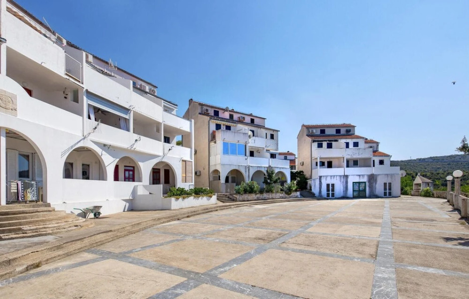 Awesome Apartment in Stinica With 1 Bedrooms and Wifi