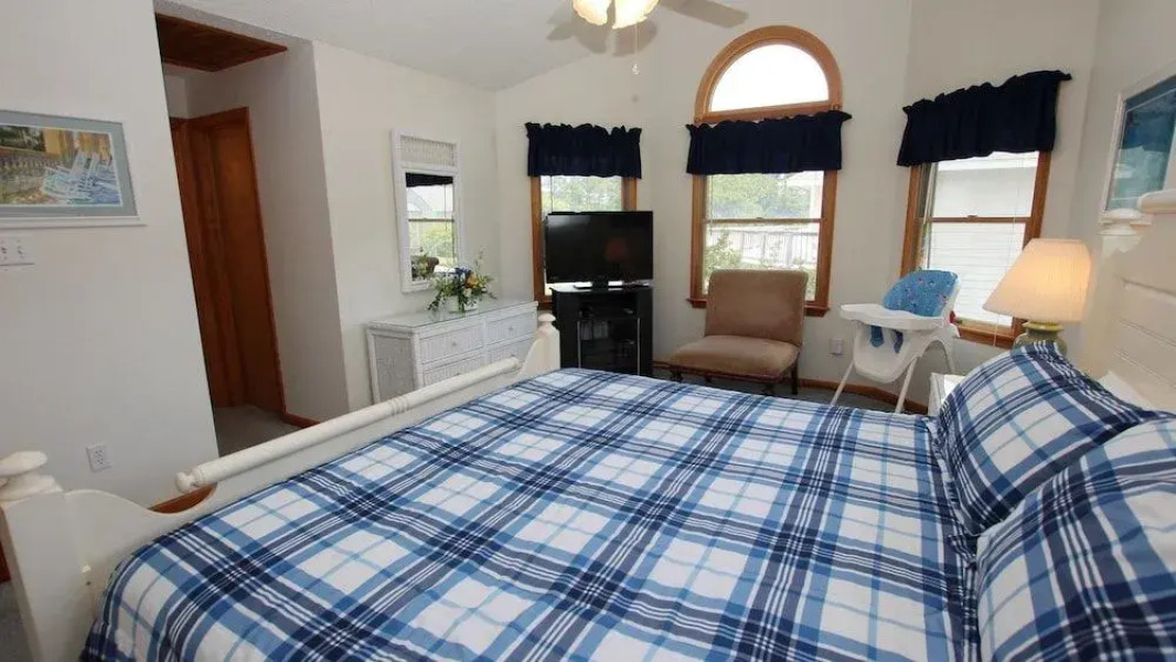 Corolla Escape Home 1037 - 4 Br Home