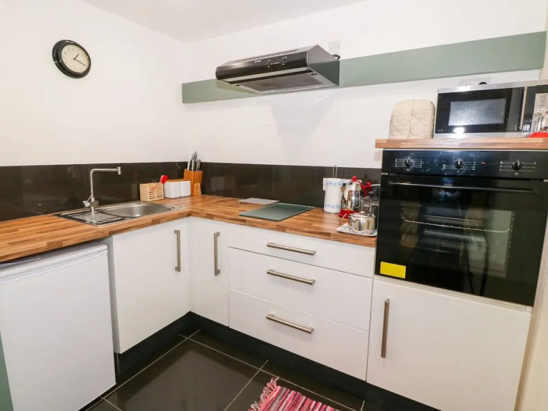 Ysgubor Fach, Gaerwen