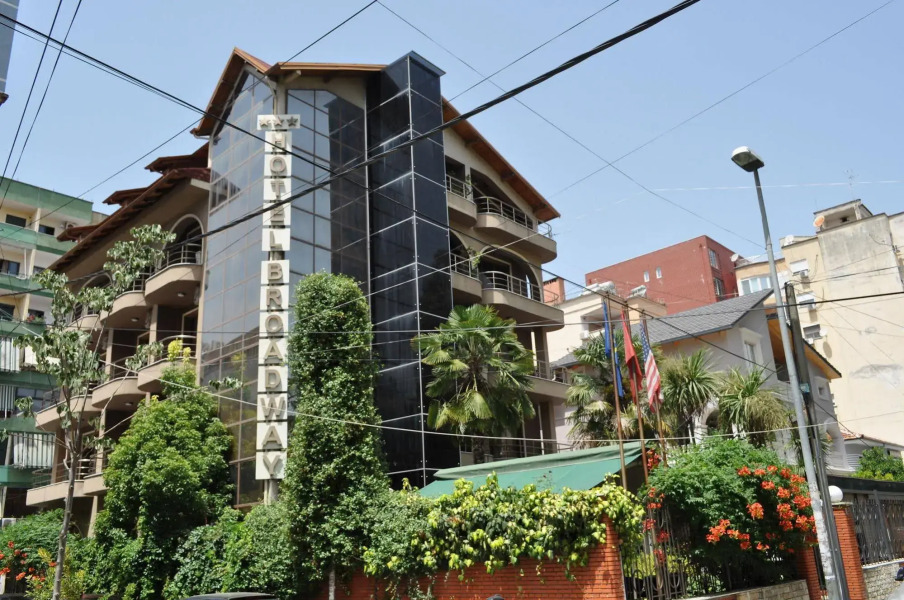 Broadway Hotel