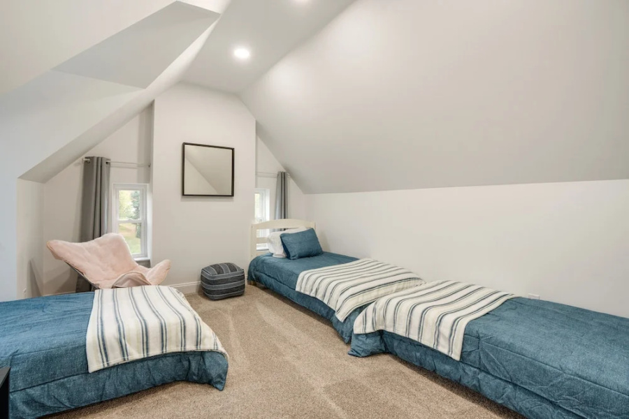 Family-friendly Hatfield Home: 3 Mi to Downtown!