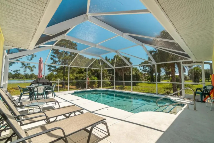 Westons Water Watch - Private Villa with heated pool - sleeps 6